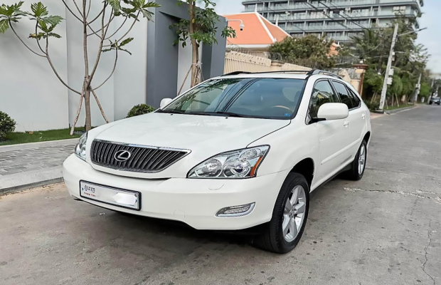 Private Transfer from Phnom Penh to Siem Reap with Sightseeing